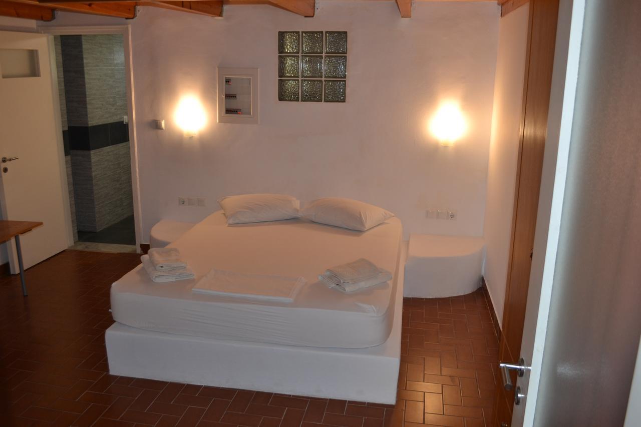 Artemis Suites Romanos  Exterior foto