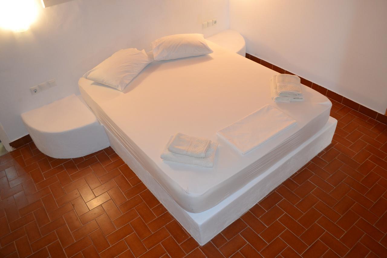 Artemis Suites Romanos  Exterior foto